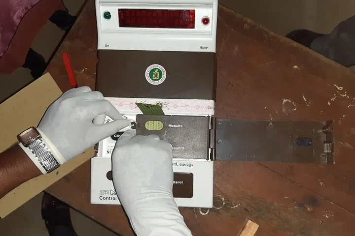 Electronic voting machine
