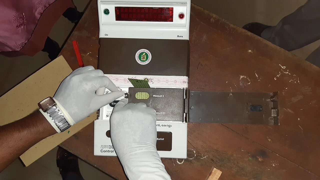 Electronic voting machine
