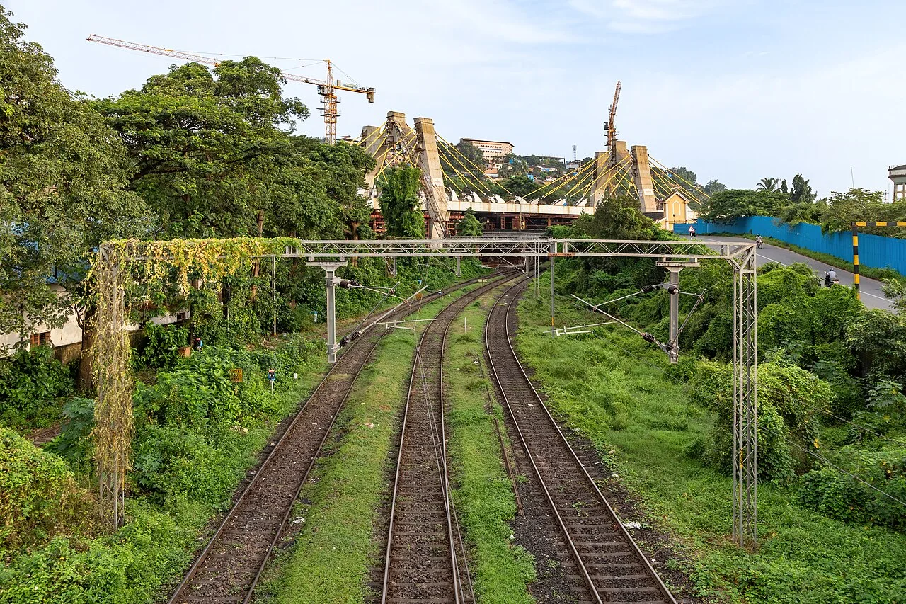 A railway bridge under construction in Vasco-da-Gama